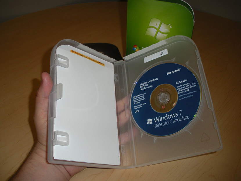 Genuine Windows Vista Ultimate 64 Bit